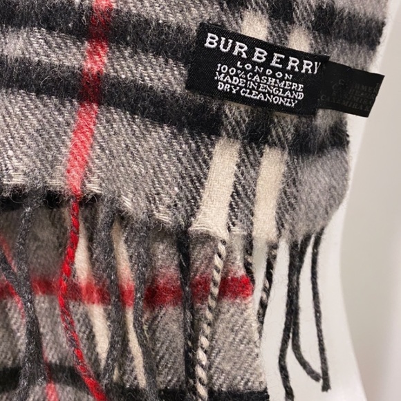 Authentic Burberry London 100% Cashmere Scarf - Picture 5 of 8